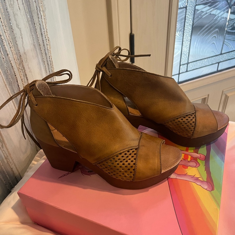 Free people Revolver clogs